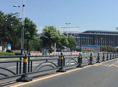 文化隔離護欄.jpg