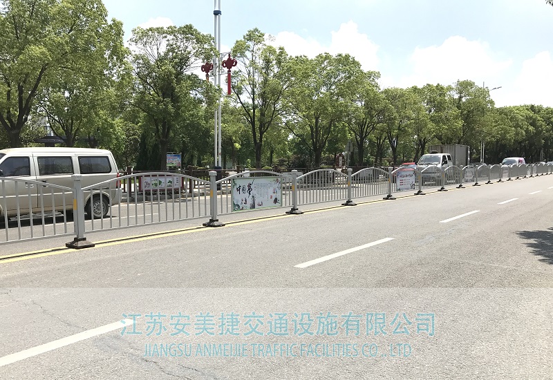 弧形護(hù)欄1-2.JPG